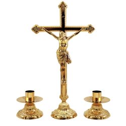 Oltarni križ sa svijećnjacima