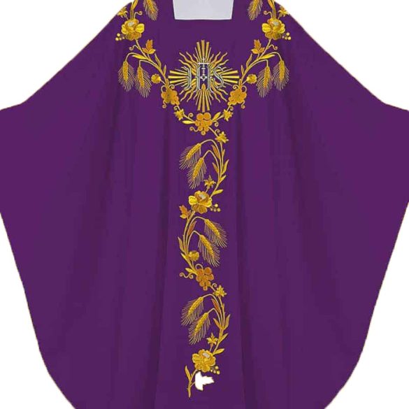 Hímzett miseruha stólával