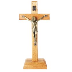 Drveni križ s korpusom na stalku 16 cm